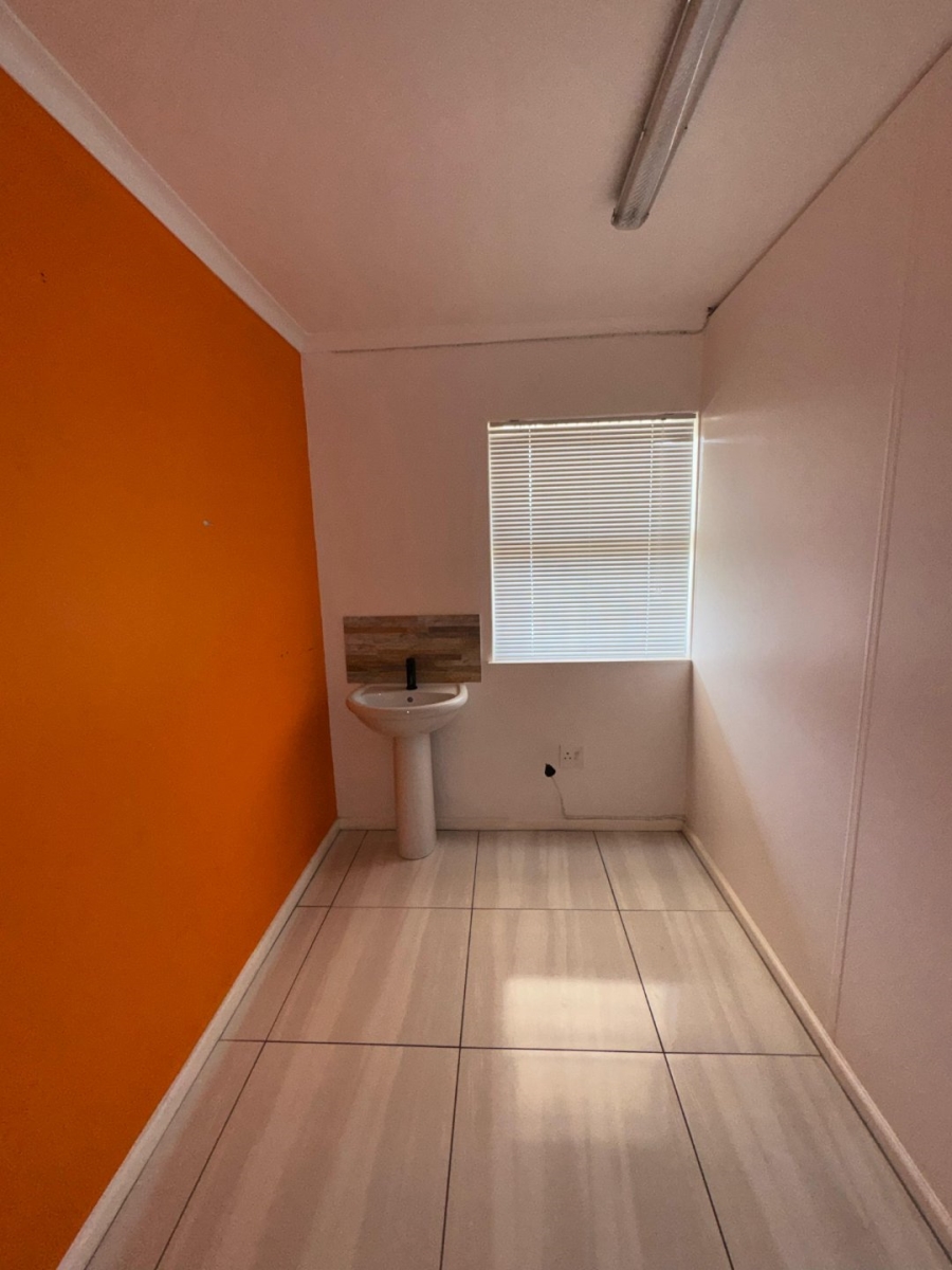  Bedroom Property for Sale in Hillcrest Heights Western Cape